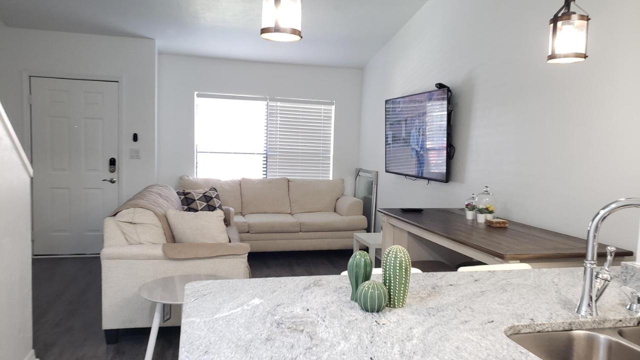 Discover Luxury Condo Steps Away From Celebration Pointe And I-75! Gainesville Kültér fotó