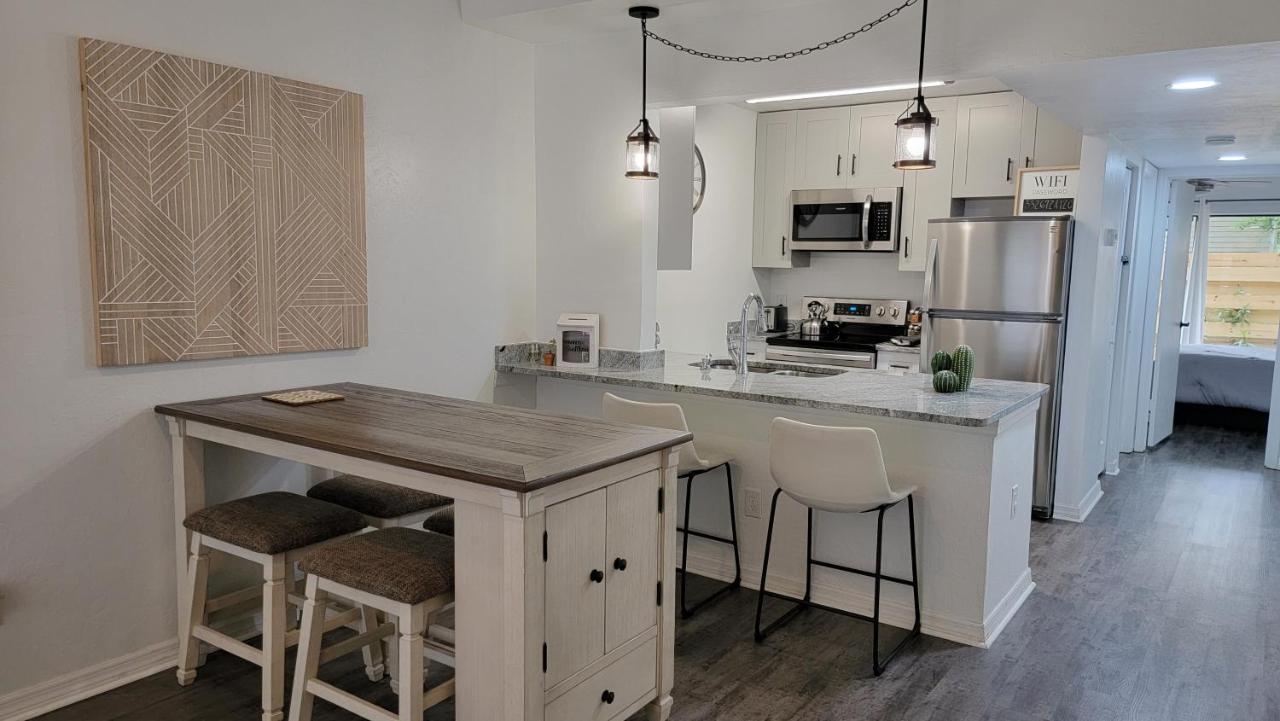 Discover Luxury Condo Steps Away From Celebration Pointe And I-75! Gainesville Kültér fotó